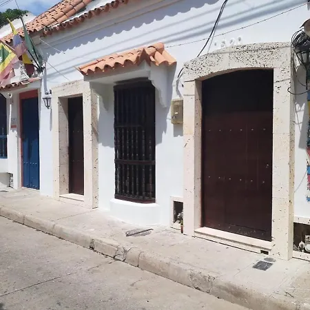 Pensión Sallena House 1